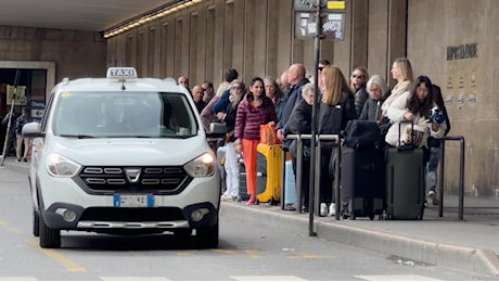 Firenze, sciopero ‘fantasma’ dei taxi. “In stazione non arriverà nessuno”