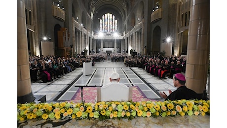 Papa Francesco: Abusi generano sofferenze e minano fede, serve misericordia