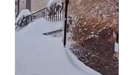 Grande nevicata di Natale in Abruzzo, oltre un metro di neve ai piedi della Maiella: i video da Campo di Giove