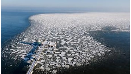 Mar Baltico, danneggiati due cavi dati sottomarini. L’allarme: “E’ guerra ibrida”