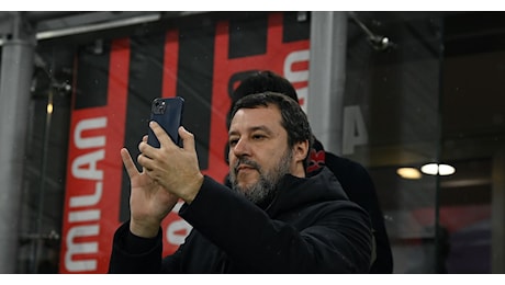 Derby Inter-Milan, Salvini: “Vincono loro. Comprare il club? Mi mancano i miliardi”