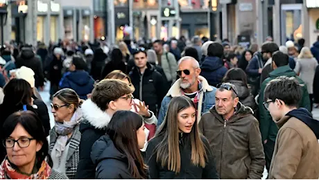 Regali, i negozi battono l’online. E dal 4 gennaio partono i saldi