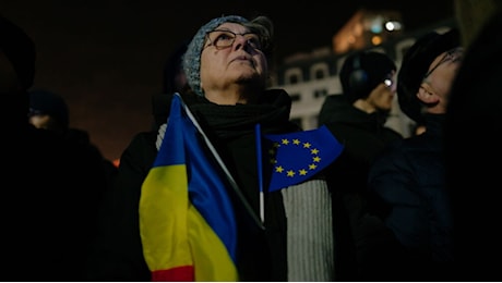 Tutti insieme contro i filo-russi. Un campo larghissimo in Romania contro l'estrema destra di Georgescu (di N. Boffa)