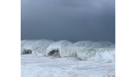 Meteo: tra Martedì e Mercoledì potenti Mareggiate (onde fino a 7 metri), occhio a Liguria e Toscana