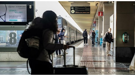 Sciopero 5 novembre, treni in ritardo e corse cancellate: le informazioni sulle fasce garantite e le linee interessate