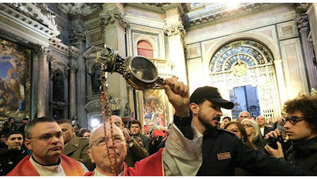 Miracolo di San Gennaro, il sangue non si è ancora sciolto