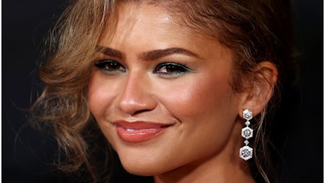 Zendaya, il look in pelle scollatissimo conquista New York