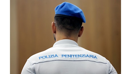 Trapani, violenze e abusi in carcere: arrestati 11 poliziotti penitenziari e 14 sospesi