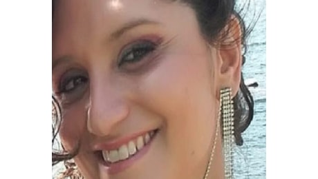 Mamma investita e uccisa mentre accompagna i figli a scuola: Valeria muore a 42 anni