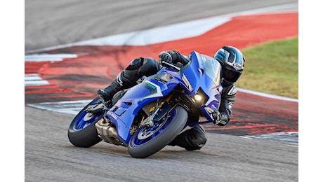 Eccola! Nuova Yamaha R9: 119 cv, 195 kg, ciclistica dedicata. Ecco quando sarà disponibile [GALLERY]