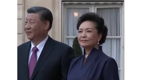 L'ombra della moglie di Xi dietro le purghe militari: cosa sta succedendo in Cina