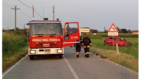 Casorezzo: Auto finisce fuori strada, un morto e un ferito grave