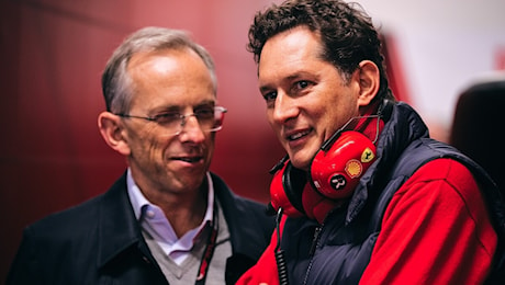 Elkann, 2024 positivo per la Ferrari: Orientati al futuro con entusiasmo