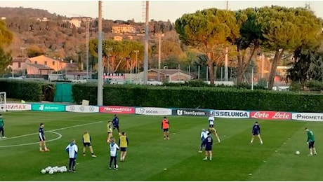 Coverciano, allenamento completo solo per sette azzurri, tre della Juventus (FOTO). Locatelli arriverà in serata