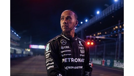 Lewis Hamilton: “Dopo il GP del Brasile non volevo tornare” ma a Las Vegas risponde alle critiche e domina il primo giorno in pista