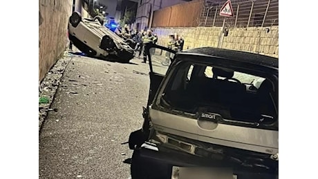 Napoli, ragazza di 19 anni muore in incidente stradale: altri 5 feriti