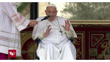 Papa Francesco di nuovo tra i fedeli