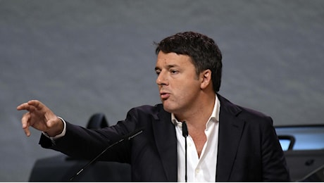 Inchiesta hacker, Renzi si costituisce parte civile e attacca Meloni: “Cosa sta facendo governo per difendere cittadini?”