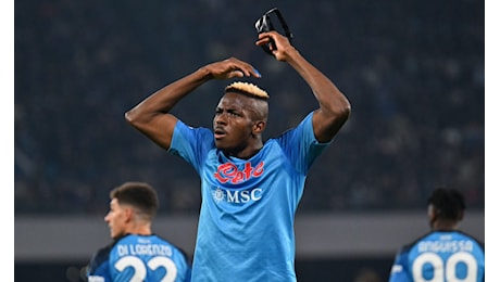 Osimhen Juve, bianconeri realmente interessati all’attaccante che lascerà il Galatasaray e il Napoli: questo aspetto toglie dalla corsa i club di Premier League. Rivelazione