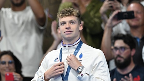 Fenomeno Marchand alle Olimpiadi di Parigi: quasi metà delle medaglie d'oro della Francia sono sue