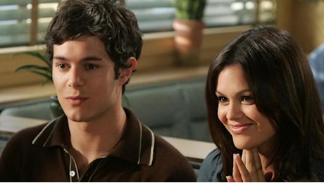 Nobody Wants This: Rachel Bilson elogia la rinascita di Adam Brody