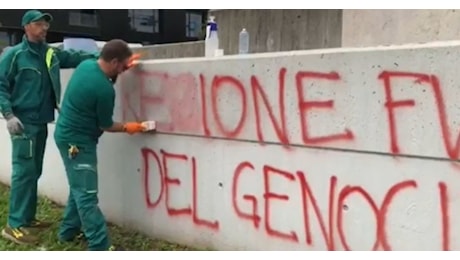 Udine, tensione prima di Italia-Israele: Complici del genocidio, scritte e slogan choc