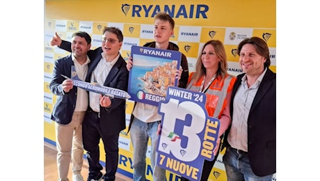 Decolla a Reggio Calabria il secondo aereo basato di Ryanair: 7 nuove rotte per l’inverno, 13 totali