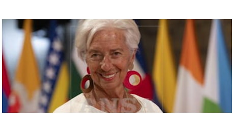 Tassi giù, ma non basta. Il centrodestra attacca la timida Lagarde, lei fa l'offesa: Decido da sola