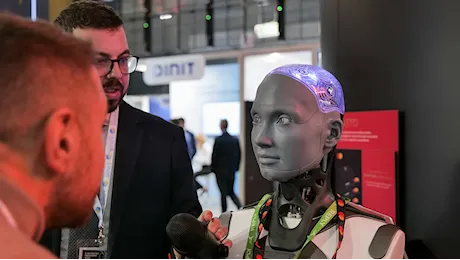 Pagare il conto a un robot (o usando gli occhi) grazie a Mastercard