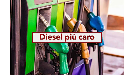 Nuove tasse sul Diesel, verrà tassato come la benzina per ridurre l'impatto ambientale: ecco la nuova idea del Governo