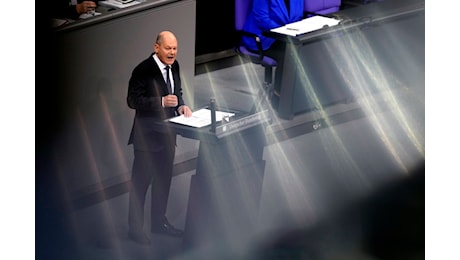 Germania, si vota la fiducia a Scholz: verso elezioni anticipate