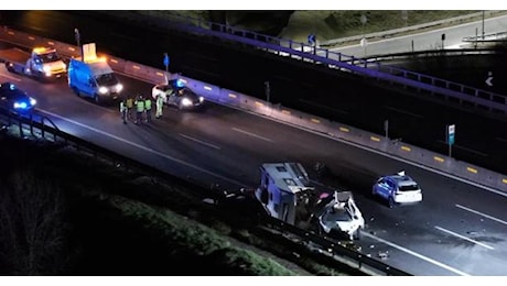 Camper imbocca contromano l'autostrada, morta una donna di 42 anni