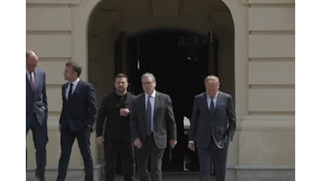 Zelensky: tregua mette basi per pace, Trump concorda