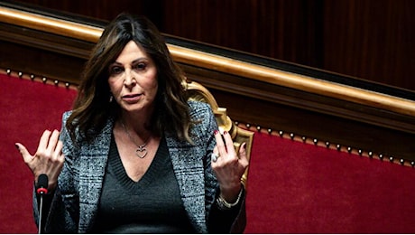 “I lavori nella villa di Santanchè pagati da Visibilia”, l’imprenditore: “Non ho visto un soldo, lei è sparita”