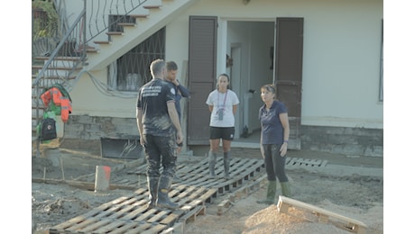 Alluvione Emilia-Romagna, oltre mille volontari in azione a Bagnacavallo - Il reportage fotografico