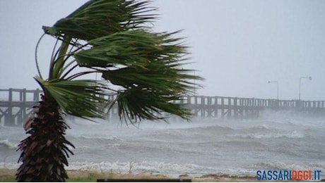 Allerta meteo in Sardegna per vento forte e mareggiate