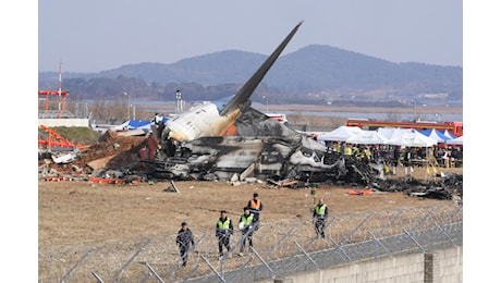 Si schianta un aereo in Corea del Sud: almeno 120 morti