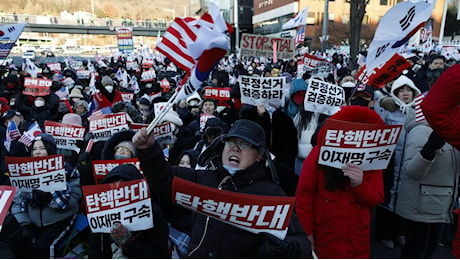 Sospeso l’arresto di Yoon Suk Yeol dopo ore di tensione