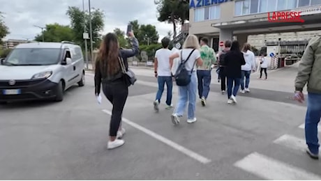 VIDEO Aggressioni a medici, camici bianchi manifestano a Foggia