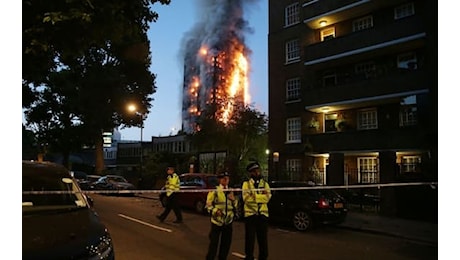 Grenfell Tower, l'inchiesta: a causare strage disonestà e incompetenza