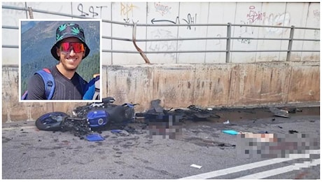 Fabio De Martino muore a 17 anni sotto gli occhi del padre che lo seguiva in moto. Fatale l’incidente con la sua Yamaha