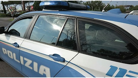 Schiacciata da un autobus da scuola, muore 14enne a Piacenza