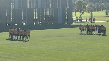 Due assenti alla rifinitura della Fiorentina. Un minuto di raccoglimento della squadra per la tragedia all'Eni di Calenzano FOTO FN