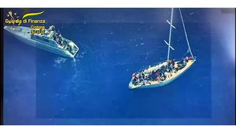 I migranti definiti pecore e piccioni. 15 mila euro per la traversata dalla Turchia all'Italia