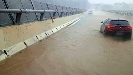 Autostrada A10 chiusa tra Arenzano e Varazze in direzione Genova per allagamenti