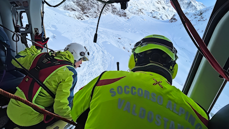 Precipitano in montagna: padre e figlia salvati dal Soccorso Alpino