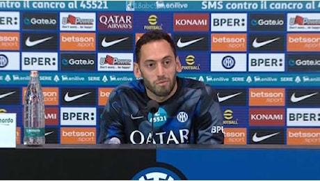 Calhanoglu in conferenza: Non siamo quelli della passata stagione, ma siamo ancora lì. Rigore? Potevo essere l'MVP...