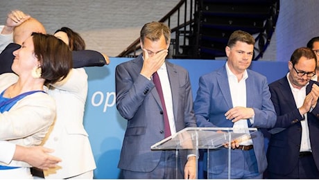 Belgio, le lacrime del premier: De Croo piange e annuncia: “Me ne vado”