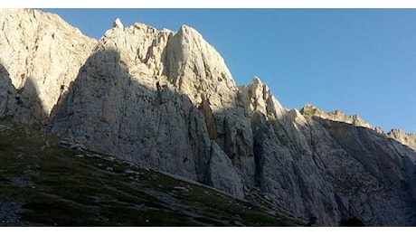 Riprendono soccorsi per alpinisti bloccati sul Gran Sasso